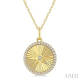 1/5 Ctw Fluted Circle Star Medallion Round Cut Diamond  Fashion Pendant With Chain in 14K Yellow Gold