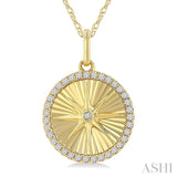 1/5 Ctw Fluted Circle Star Medallion Round Cut Diamond  Fashion Pendant With Chain in 14K Yellow Gold