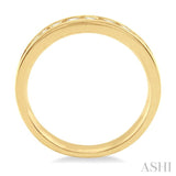 1/6 ctw Round Cut Diamond Wedding Band in 14K Yellow Gold