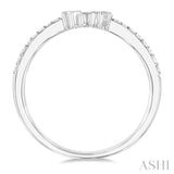 1/4 Ctw Baguette Cut Chevron Centerpiece Round Cut Diamond Wedding Band in 14K White Gold